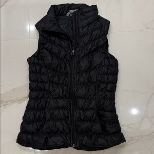 Athleta Women's Black Puffer Vest - Size S